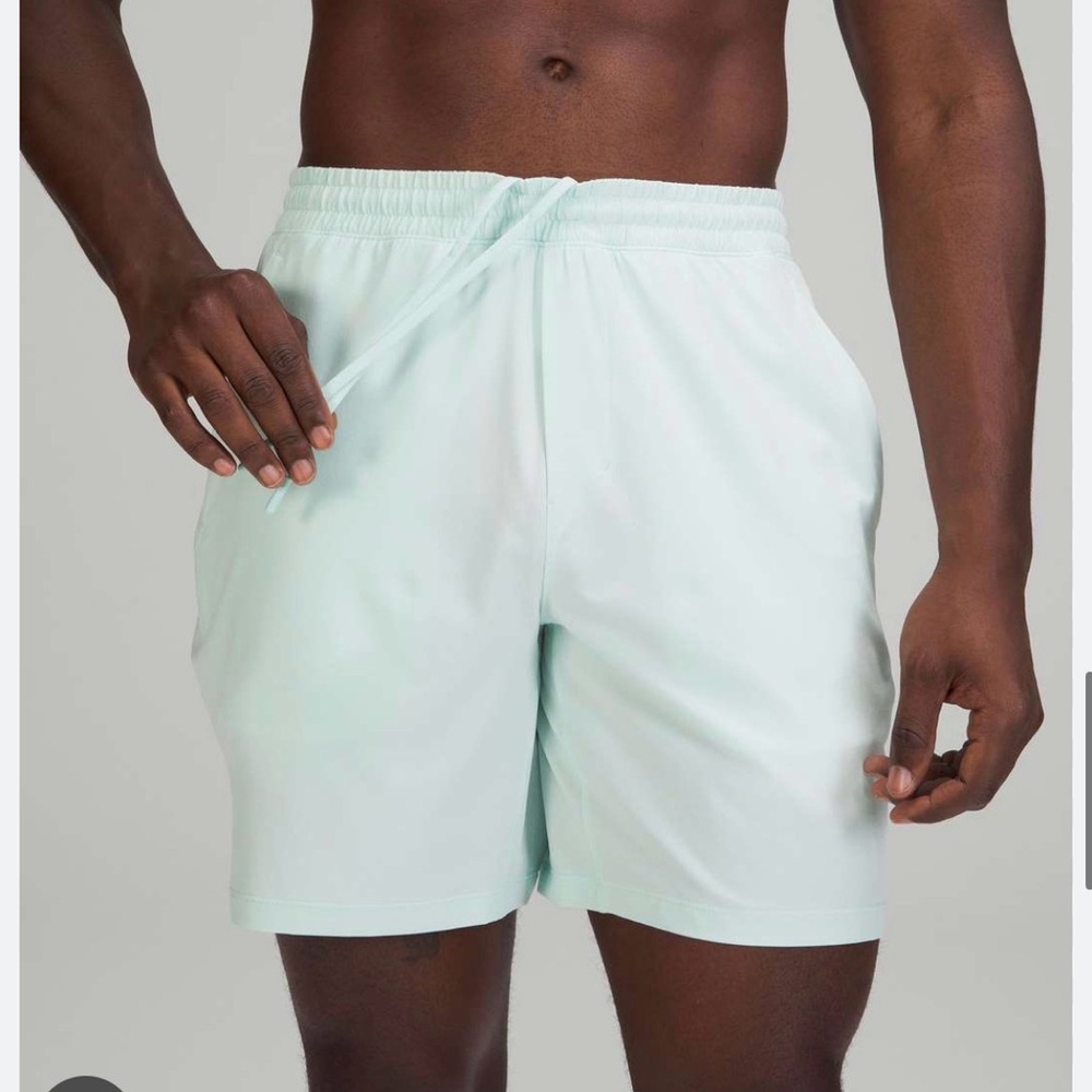 Lululemon Mint Green Shorts L 9 inch inseam